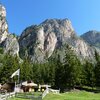 All’ingresso nella Vallunga, subito dopo il parcheggio (pagamento a, si trova il Rif. La Ciajota. L’unica possibilit&agrave; di ristoro durante la nostra escursione di quasi 5 ore - Foto: AT, &copy; Peer