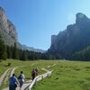 La Vallunga inizia sopra dopo la localit&agrave; di Selva Gardena e porta nel cuore del gruppo del Puez. Questa valle, inserita nel Parco Naturale Puez-Odle, &egrave; un vero e proprio gioiello naturale: non ci sono strade, n&egrave; insediamento, solo la natura ed alcune mucche sulle malghe - Foto: AT, &copy; Peer