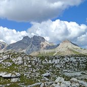 puezspitzen mit rechts puezkofel