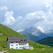 passo sella sellajoch rifugio valentini