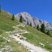 weg nr richtung seceda aufstieg serpentinen