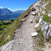 weg nr richtung seceda steiler wegabschnitt
