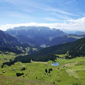 seceda aussicht richtung col raiser dahinter sella langkofel