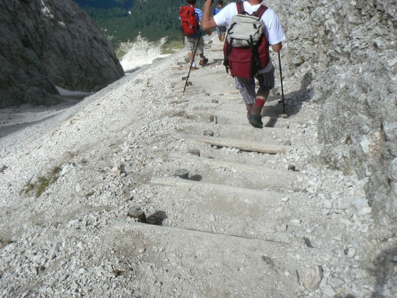 Stazione Cabinovia Col Raiser / Col Raiser Bergstation Routes for Walking  and Hiking