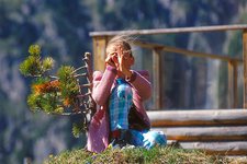 kind familie am fotoarchiv