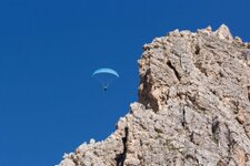 paragleiten dolomiten Adobe Stock