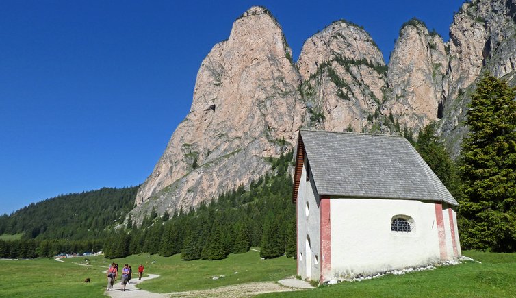 wolkenstein langental silvesterkapelle via crucis kreuzweg