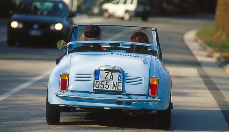 auto oldtimer verkehr am fotoarchiv