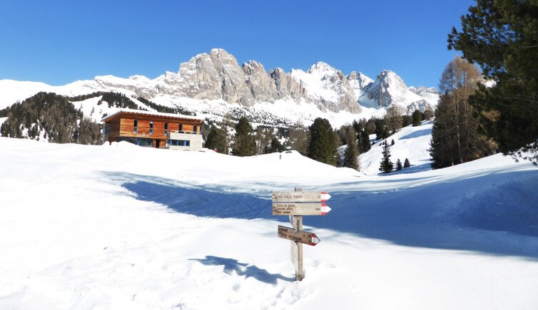 juac huette im winter